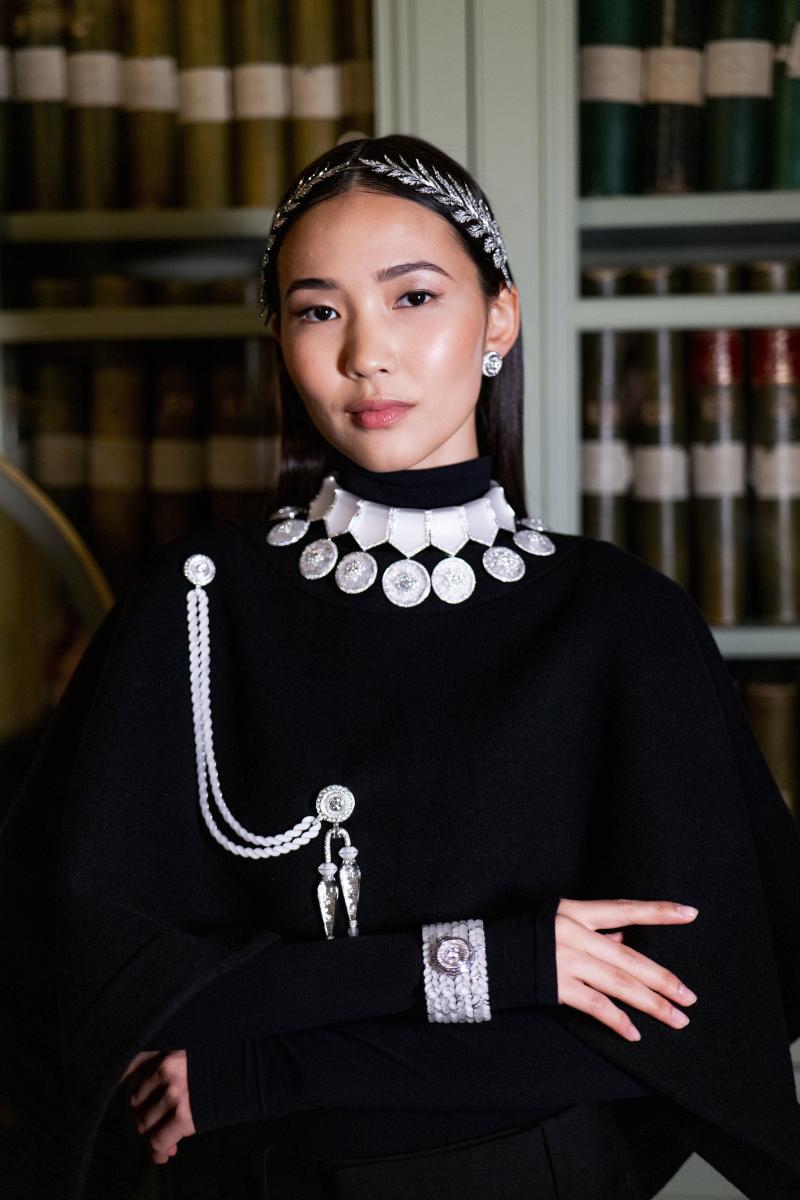 Skiss-Boucheron-HauteJoaillerie-PlaceVendôme-photographe-événementiel-pose